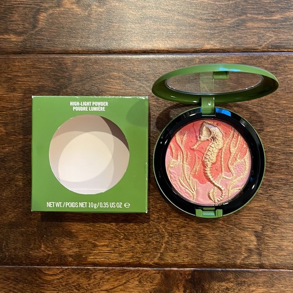 NIB MAC Highlighting Powder in Marine Life Seahorse RARE & LIMITED EDITION 2010